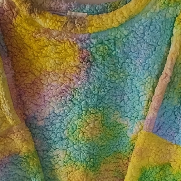 Plush Pastel Tie-Dye Crewneck Sherpa Pullover - Multicolor - Picture 2 of 4